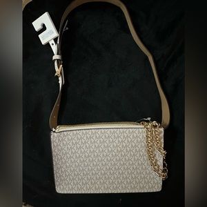 NWT MK fannypack and free gift 🎁